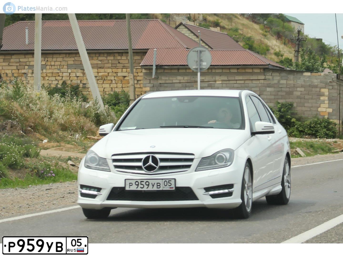 Фото автомобиля MERCEDES C-KLASSE, 2012 — госномер Р959УВ05. Цвет: Белый