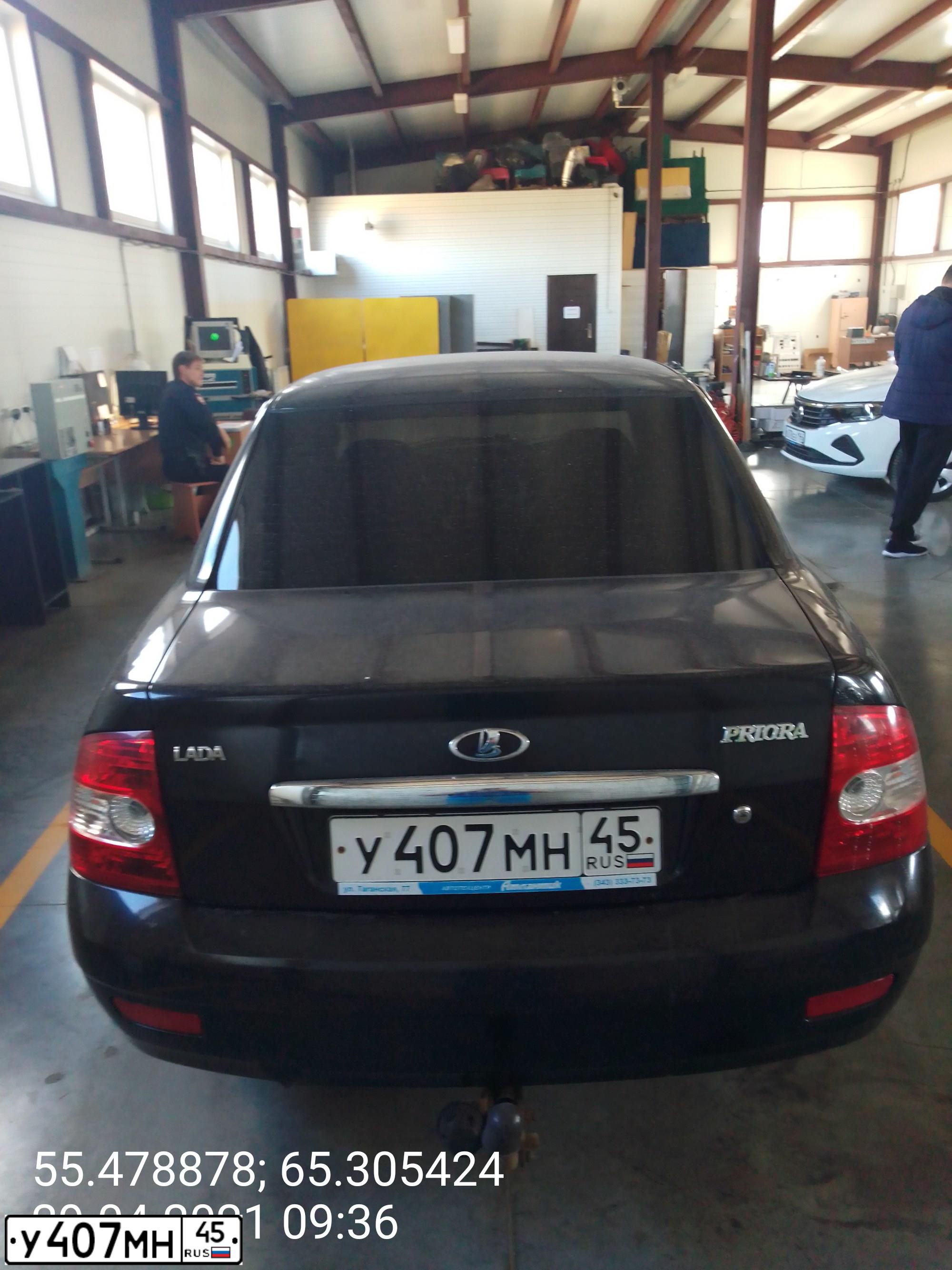 Фото автомобиля LADA PRIORA, 2010 — госномер Е108ХР186