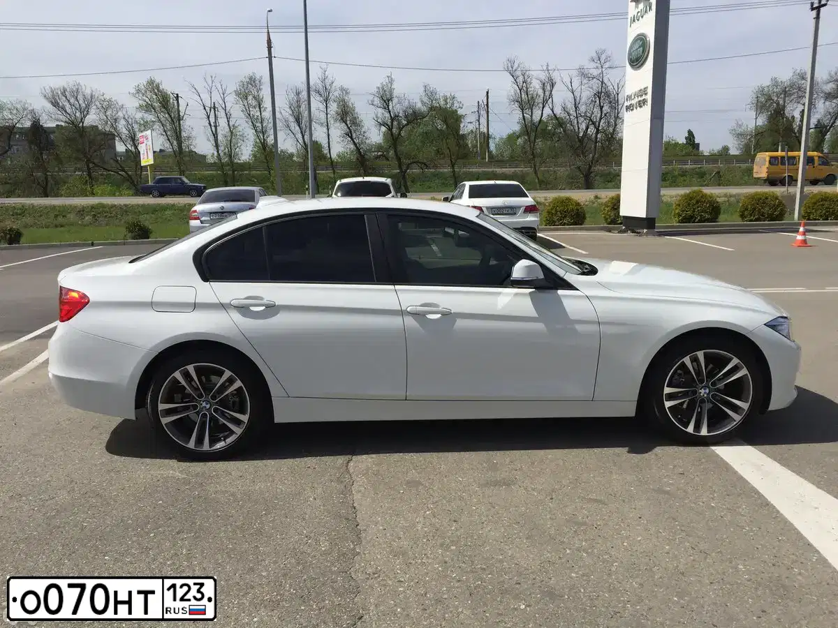 Фото автомобиля BMW W SERIE 3, 2016 — госномер О070НТ123. Цвет: БЕЛЫЙ