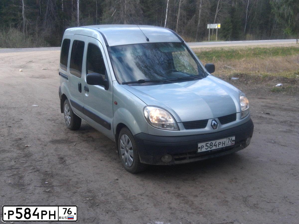 Фото автомобиля RENAULT KANGOO, 2004 — госномер Е553КН33. Цвет: БЕЛЫЙ СВЕТЛО-СЕРЫЙ