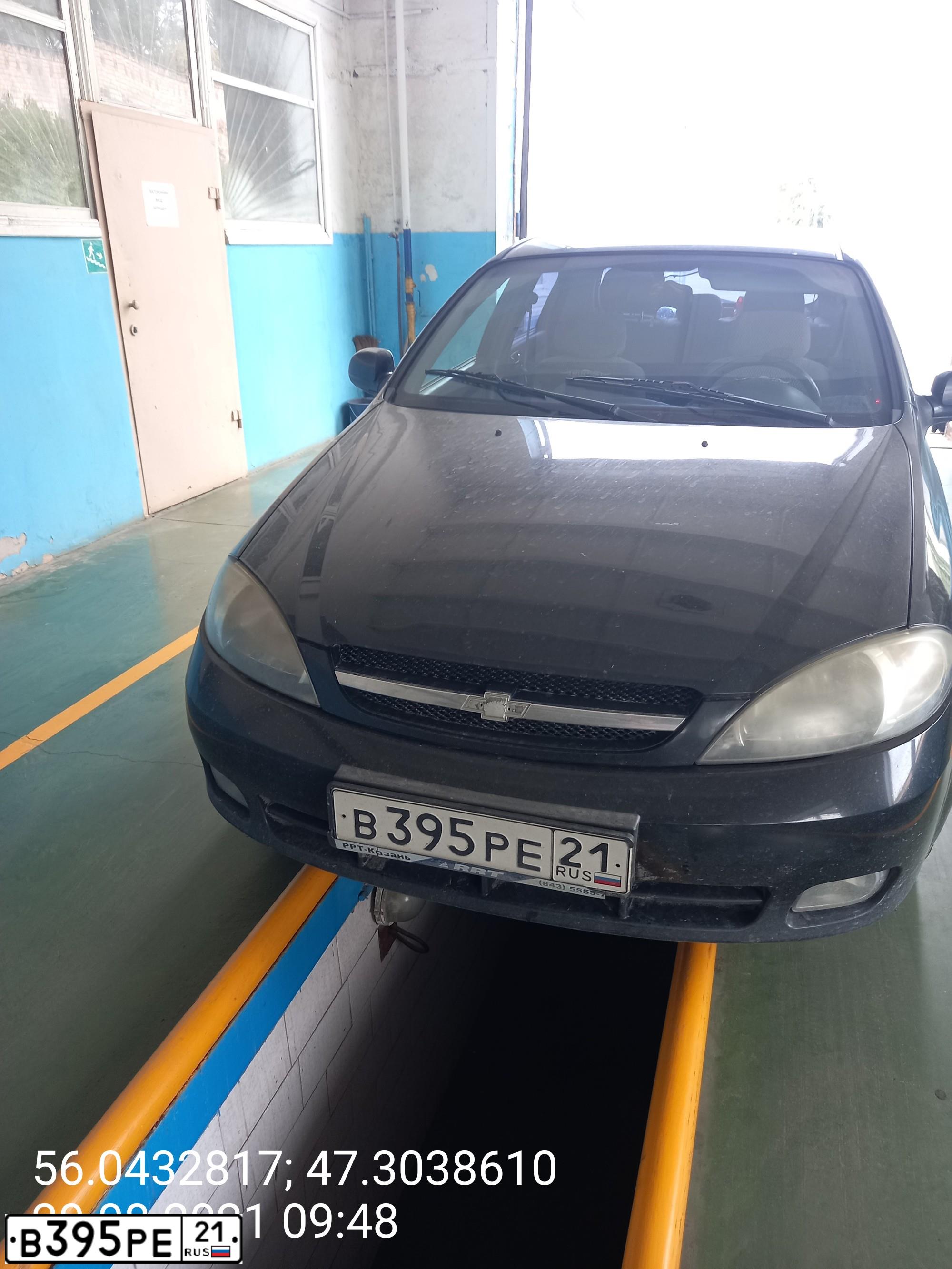 Фото автомобиля CHEVROLET LACETTI, 2008 — госномер В395РЕ21. Цвет: ЧЕРНЫЙ