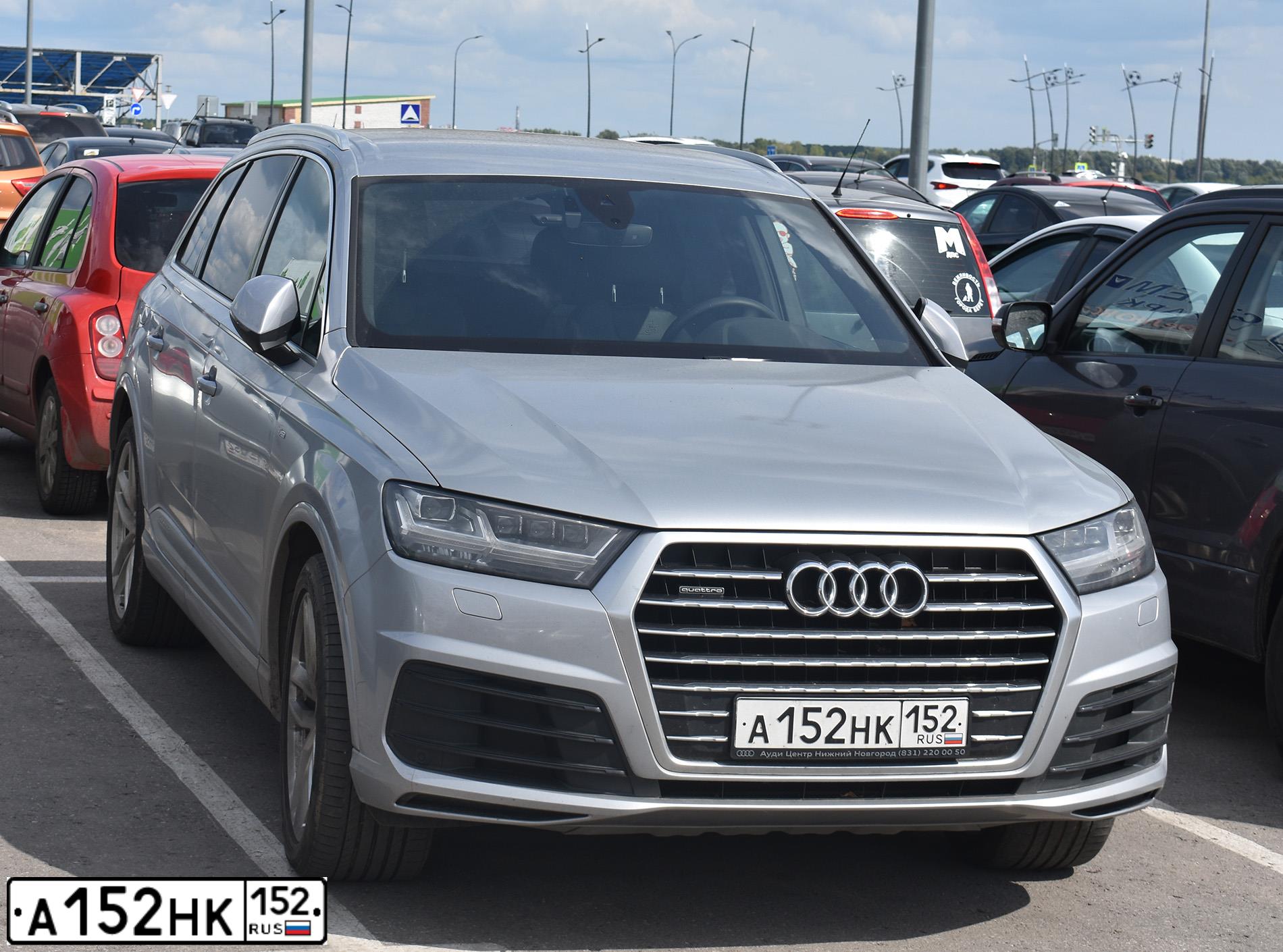 Фото автомобиля VOLKSWAGEN TOUAREG, 2013 — госномер А152НК152. Цвет: ЧЕРНЫЙ
