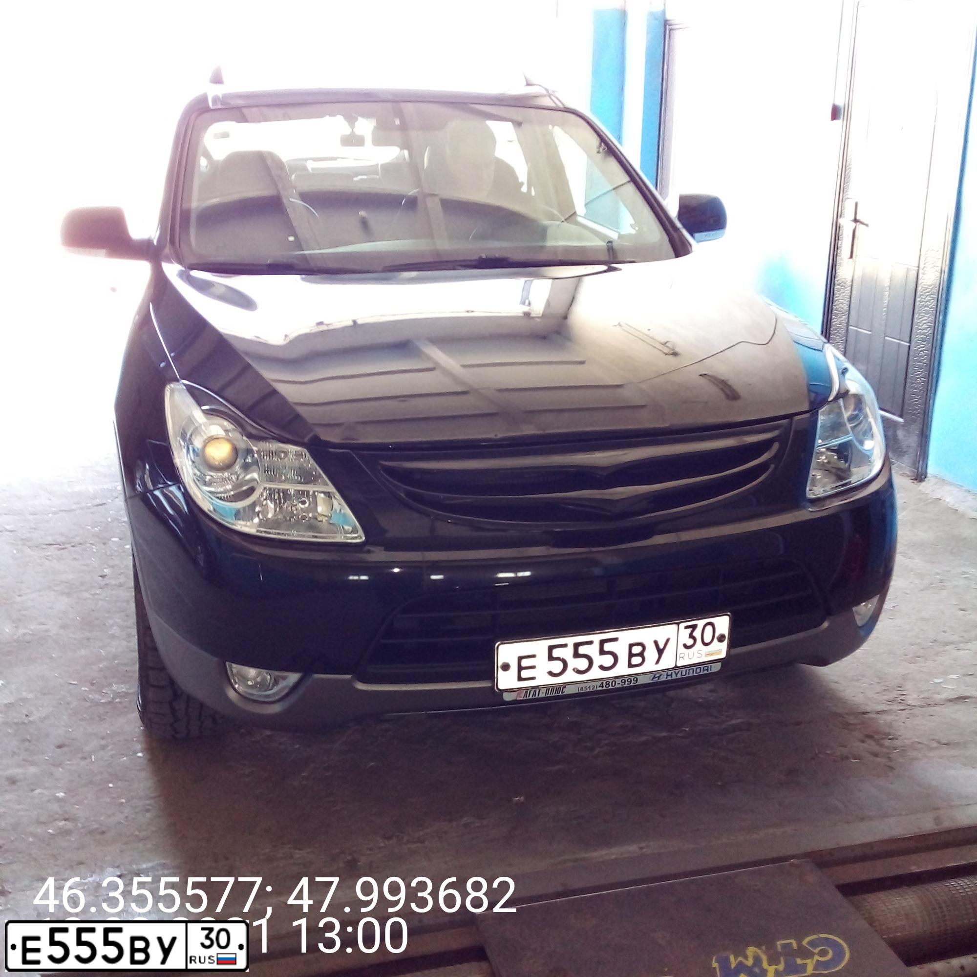 Фото автомобиля HYUNDAI IX55, 2011 — госномер М365НЕ30. Цвет: ЧЕРНЫЙ
