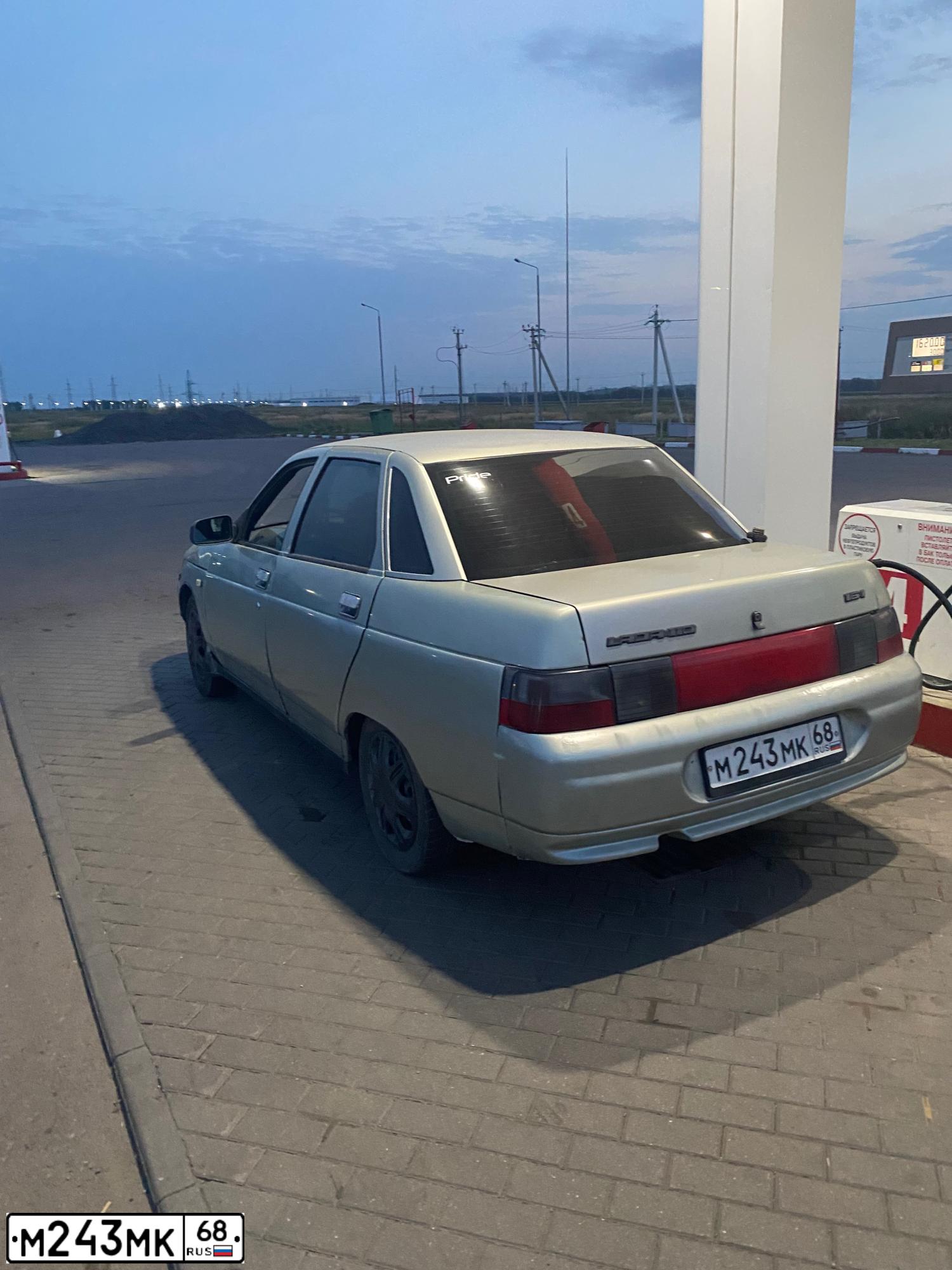 Фото автомобиля LADA 2110, 2006 — госномер Е284КА761. Цвет: БЕЛО-ЗЕЛЕНЫЙ