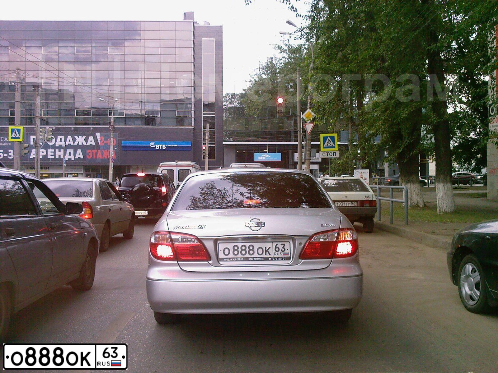 Фото автомобиля NISSAN MAXIMA, 2001 — госномер У138КН163. Цвет: серебристый