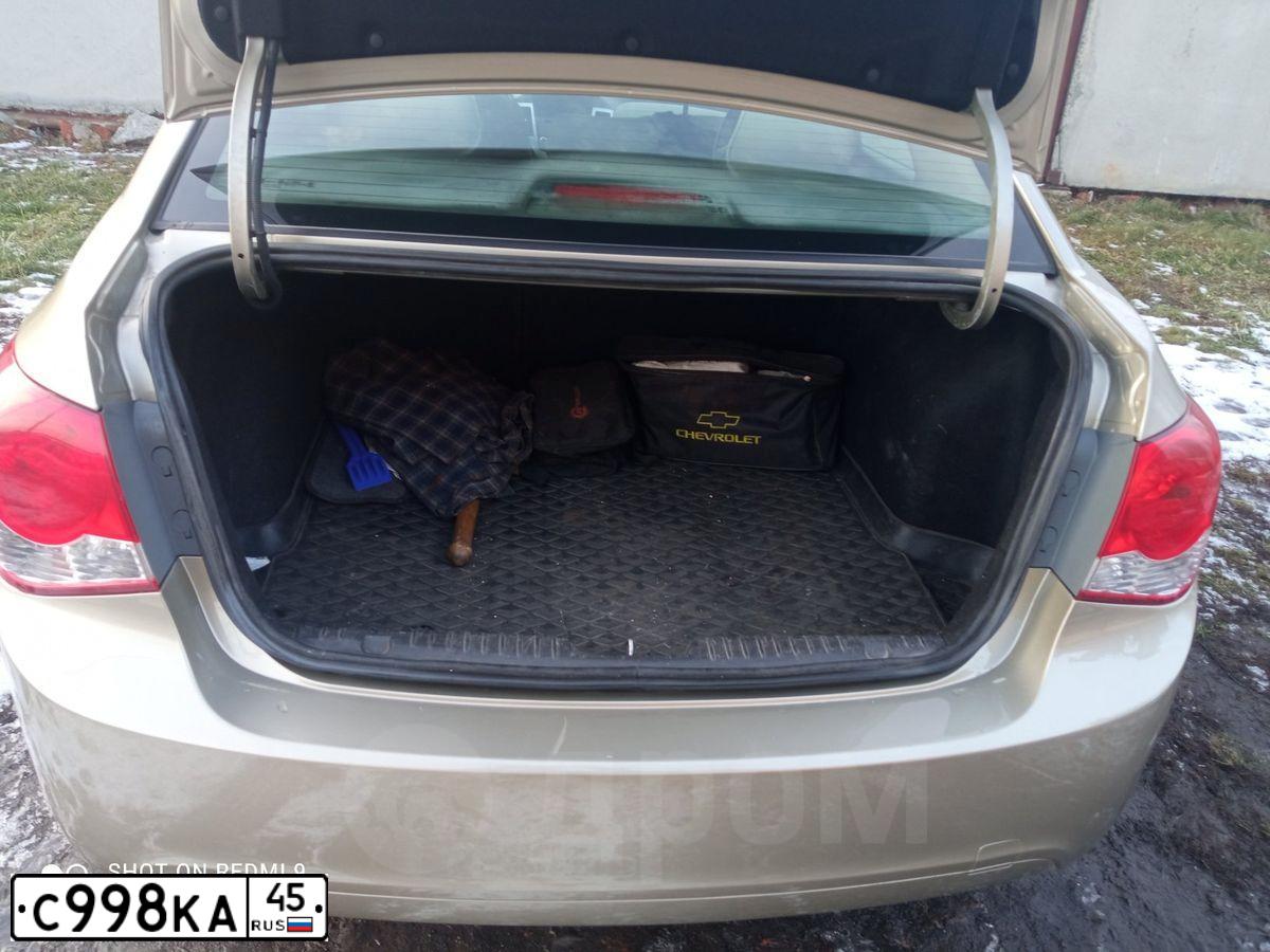 Фото автомобиля CHEVROLET CRUZE, 2011 — госномер С998КА45. Цвет: БЕЖЕВЫЙ МЕТАЛЛИК