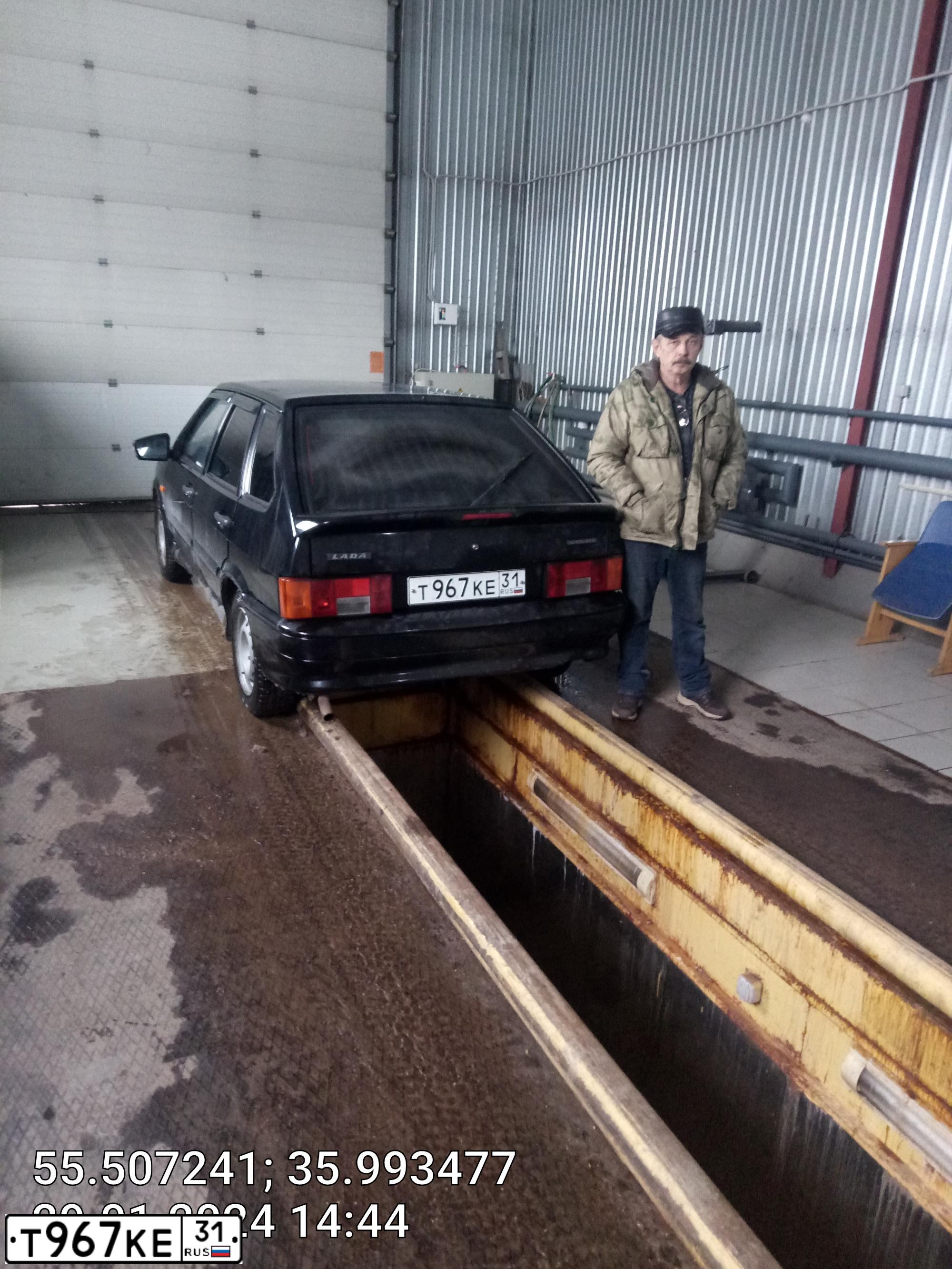 Фото автомобиля LADA 211440 LADA SAMARA, 2011 — госномер Х353МА790. Цвет: СИНЕ-ЧЕРНЫЙ