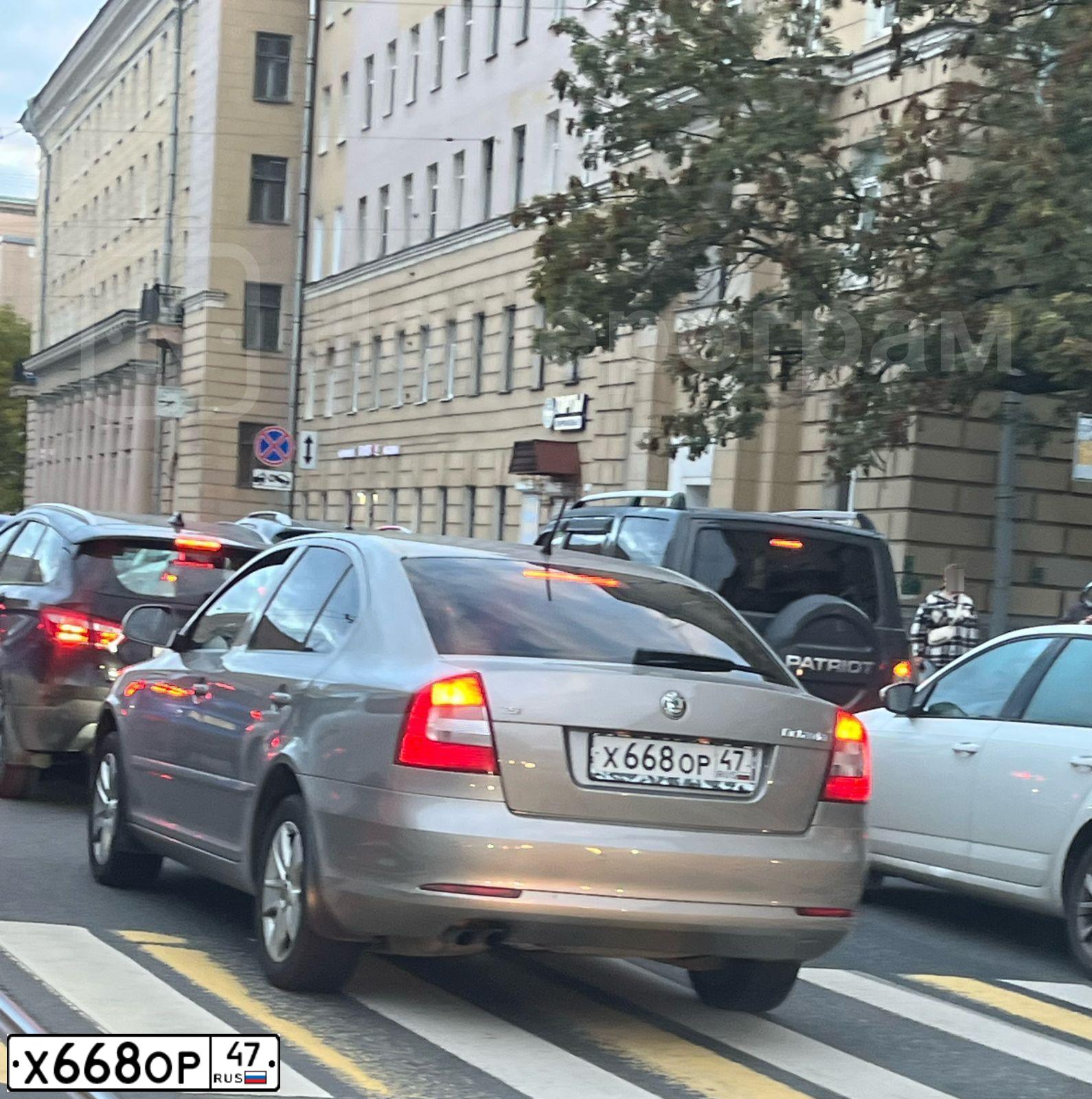 Фото автомобиля SKODA OCTAVIA, 2013 — госномер Х668ОР47. Цвет: БЕЖЕВЫЙ