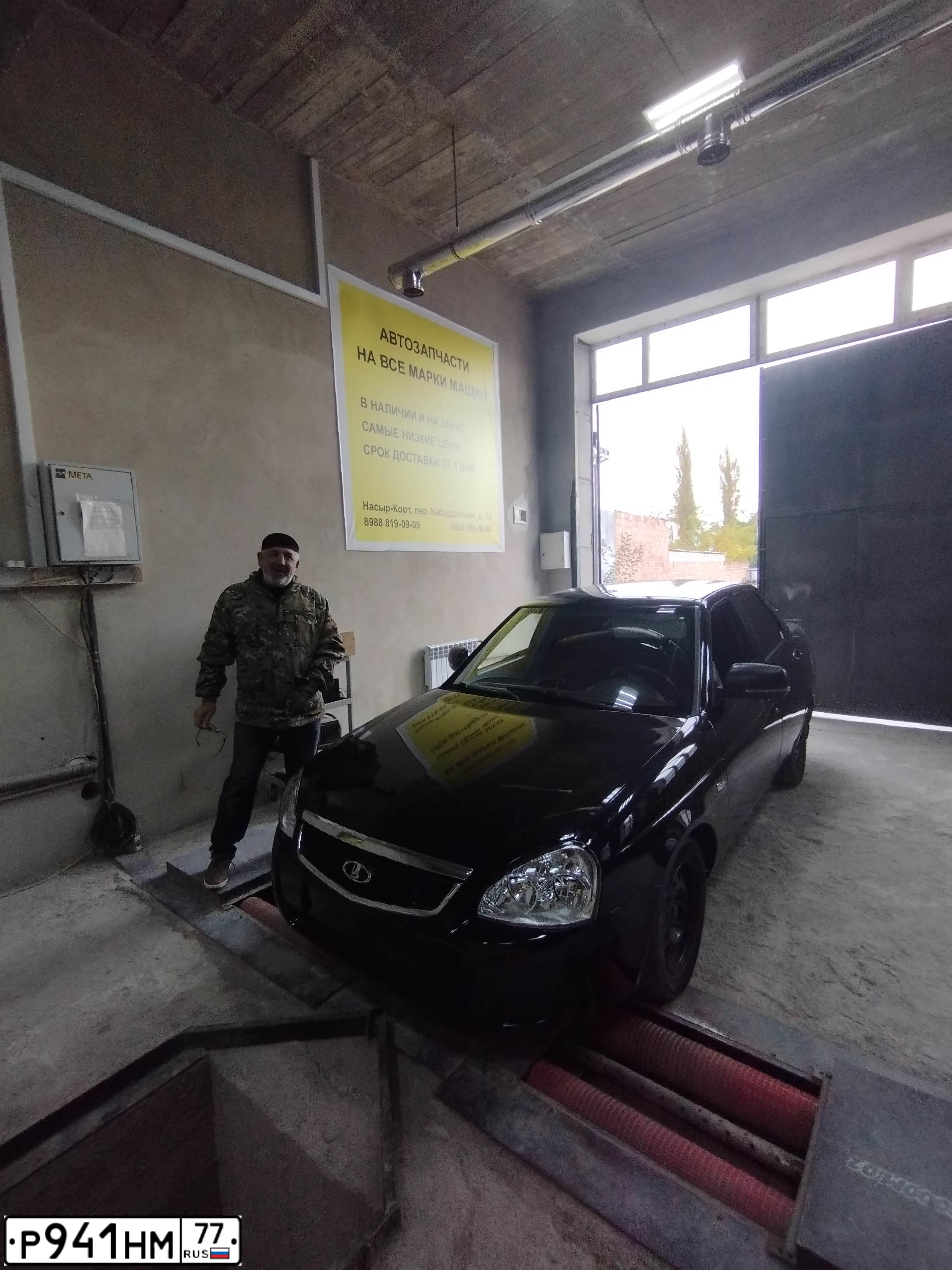 Фото автомобиля LADA PRIORA, 2007 — госномер В608НЕ06. Цвет: ГРАФИТОВЫЙ МЕТАЛЛИК