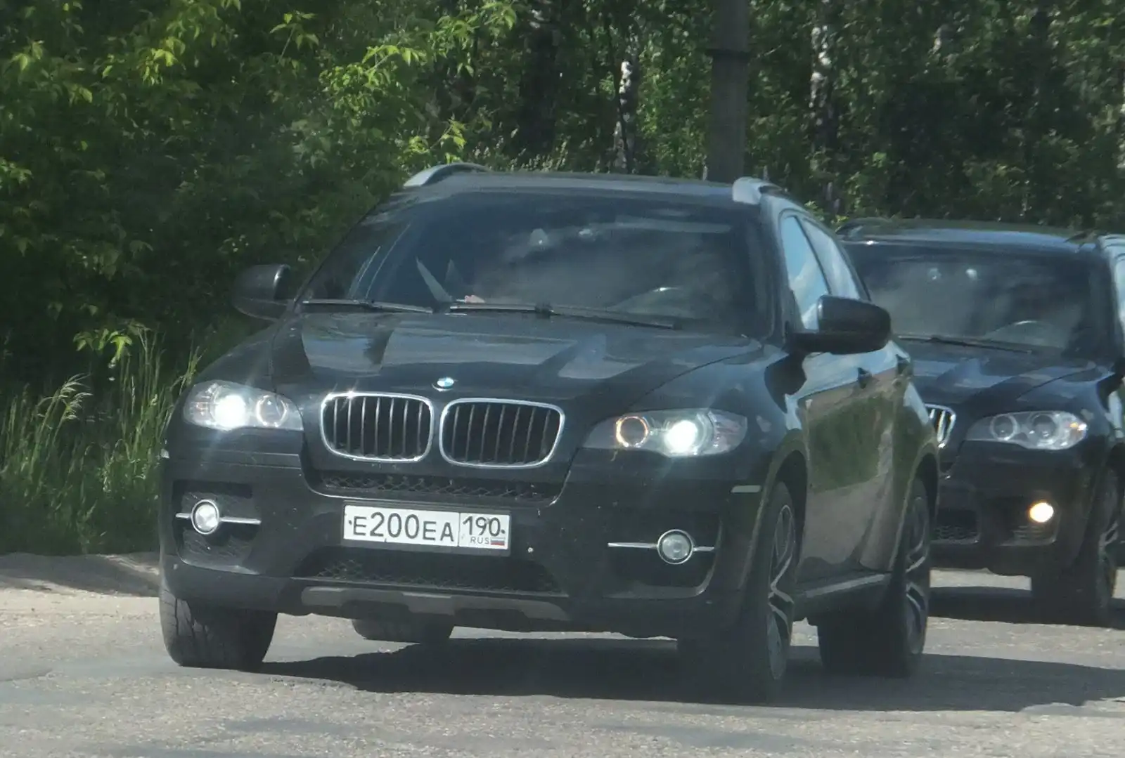 Фото автомобиля BMW X6, 2008 — госномер Е200ЕА190. Цвет: ЧЕРНЫЙ