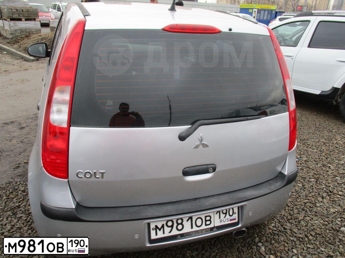 Фото автомобиля MITSUBISHI COLT, 2004 — госномер Н097СВ97. Цвет: СЕРЫЙ