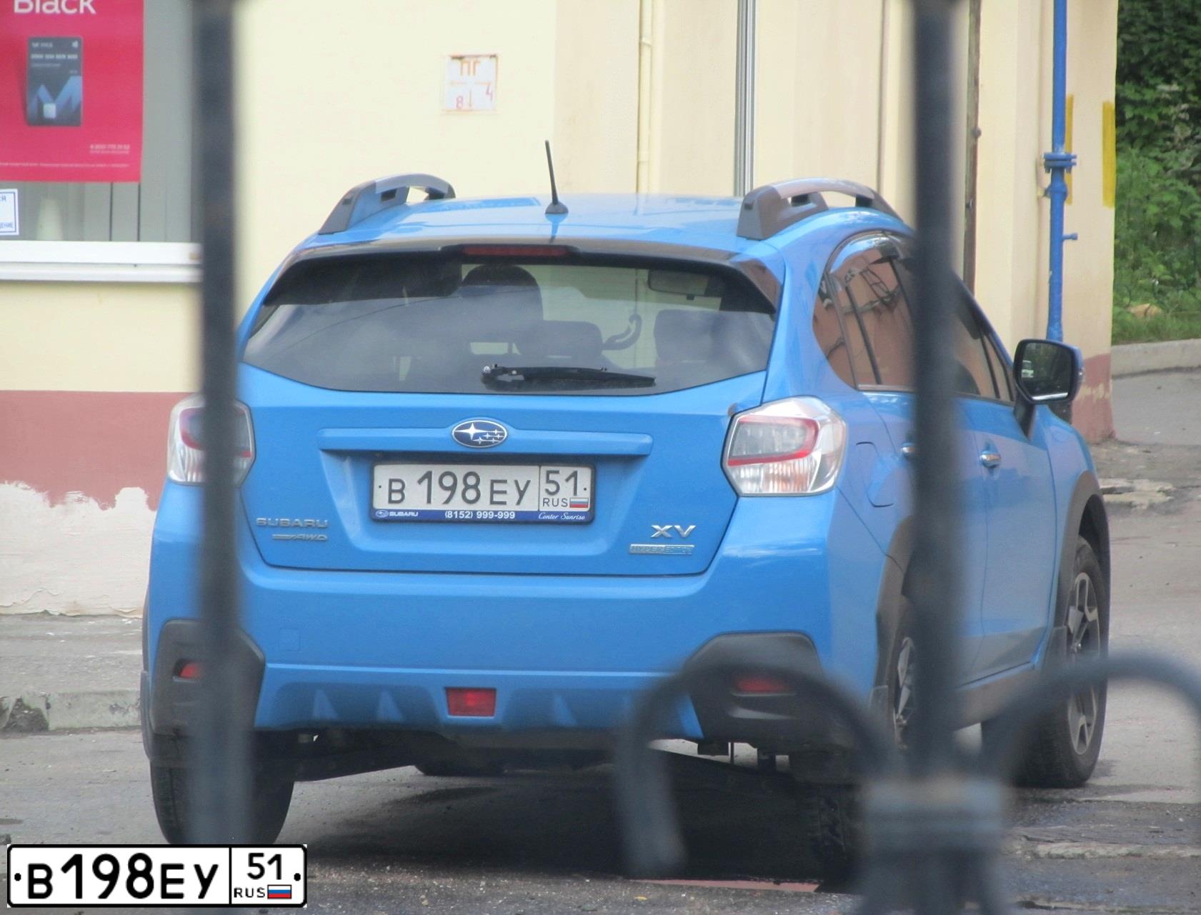 Фото автомобиля SUBARU IMPREZA, 2017 — госномер В198ЕУ51. Цвет: голубой