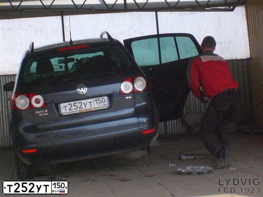 Фото автомобиля VOLKSWAGEN GOLF PLUS, 2008 — госномер Е799МЕ790. Цвет: СЕРО-СИНИЙ