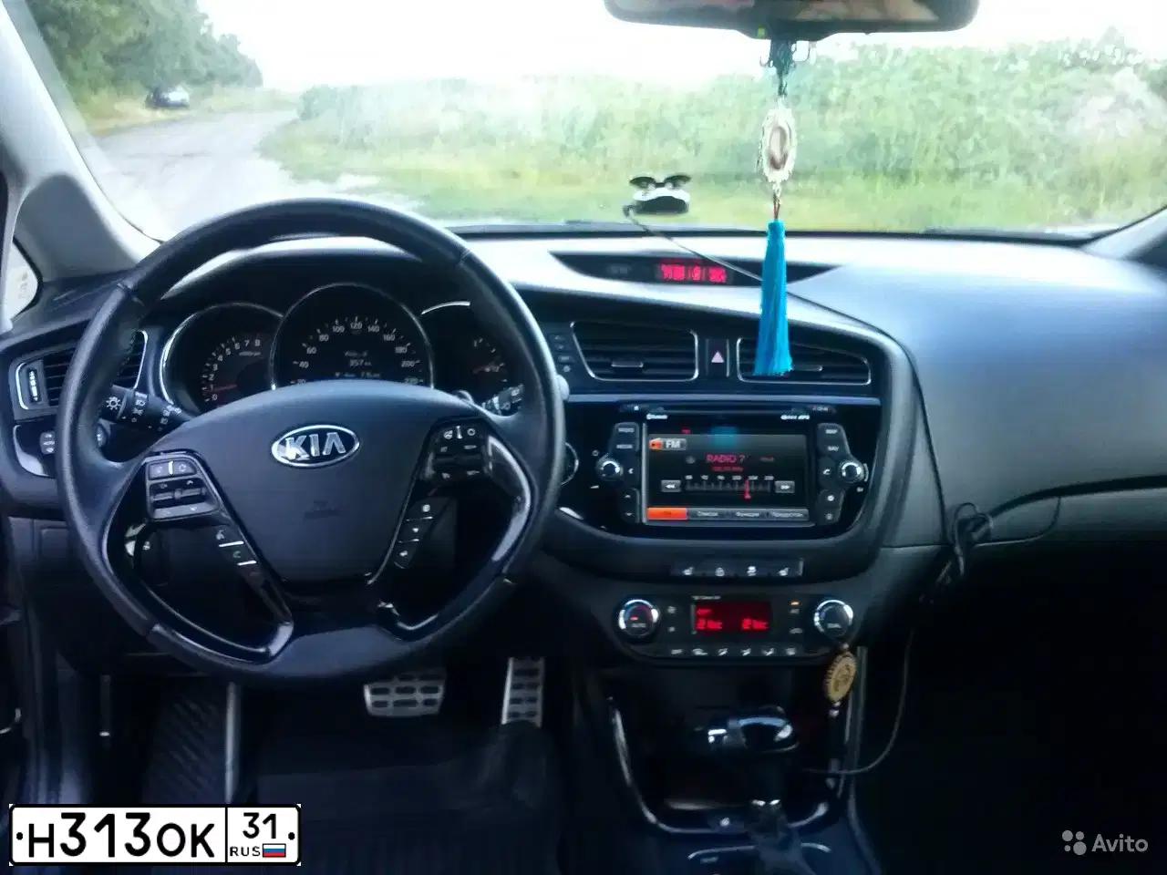 Фото автомобиля KIA CEE'D, 2013 — госномер Н313ОК31. Цвет: ЧЕРНЫЙ ПЕРЛАМУТР
