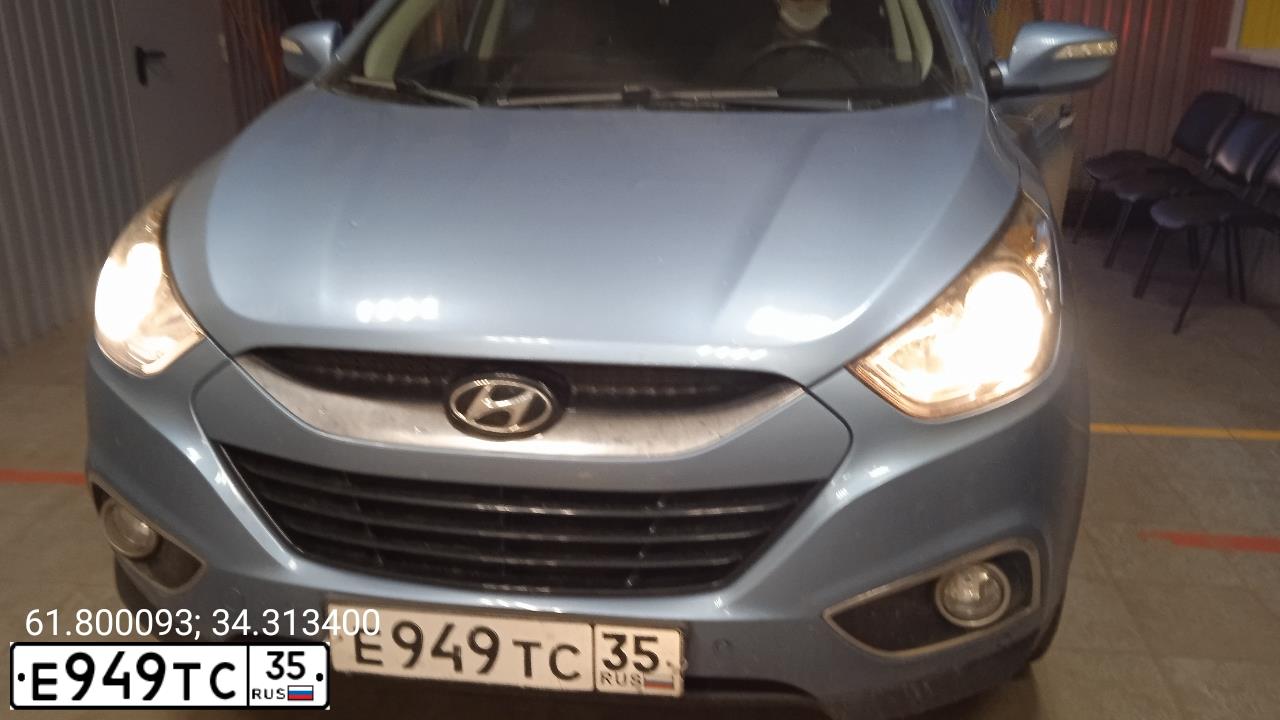 Фото автомобиля HYUNDAI IX35, 2012 — госномер М411ХЕ10. Цвет: голубой