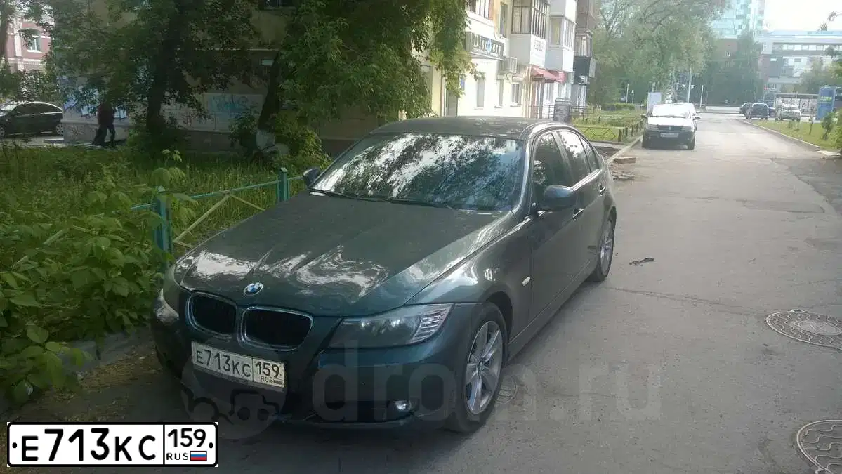 Фото автомобиля BMW SERIE 3, 2010 — госномер К180АА196. Цвет: СЕРЫЙ