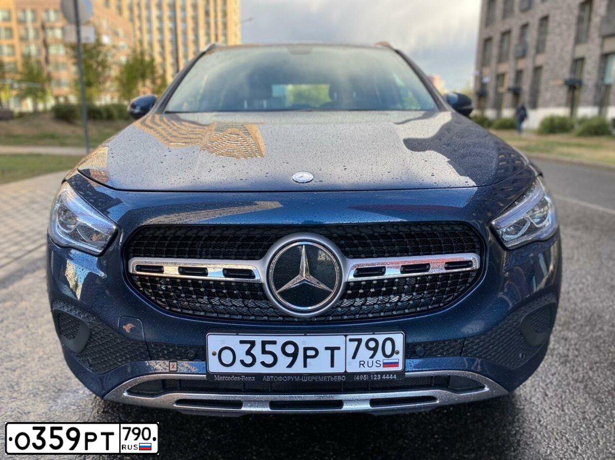 Фото автомобиля МЕРСЕДЕС-БЕНЦ GLA-CLASS, 2021 — госномер М700ХН35. Цвет: синий