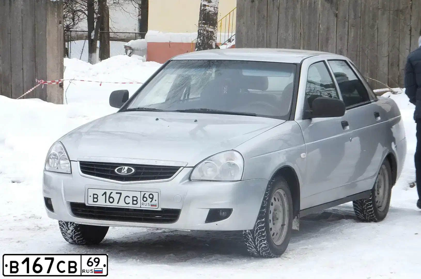 Фото автомобиля LADA 2170 PRIORA, 2007 — госномер О164ТА69. Цвет: СВЕТЛО-СЕРЕБРИСТЫЙ МЕТАЛЛ