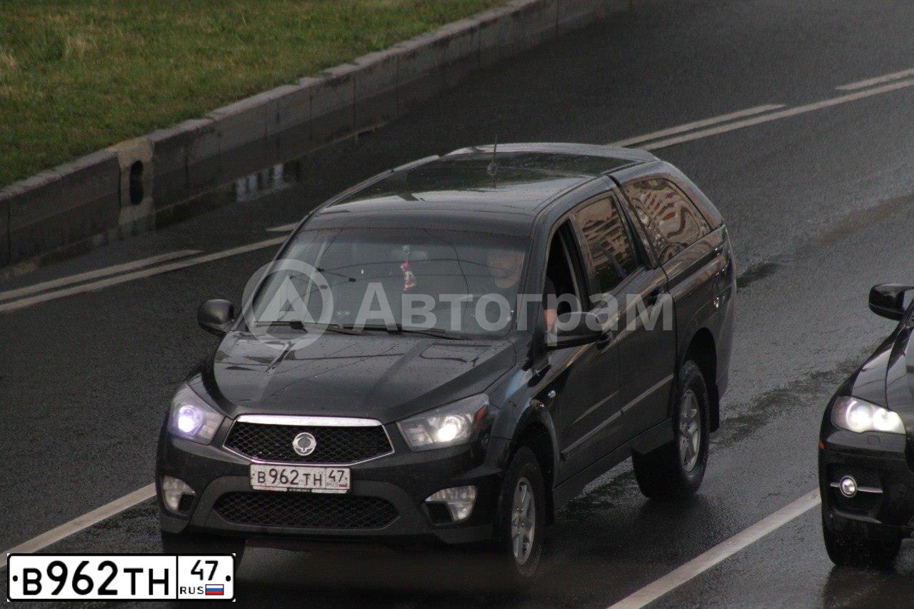 Фото автомобиля SSANGYONG ACTYON SPORTS, 2012 — госномер В962ТН47. Цвет: ЧЕРНЫЙ