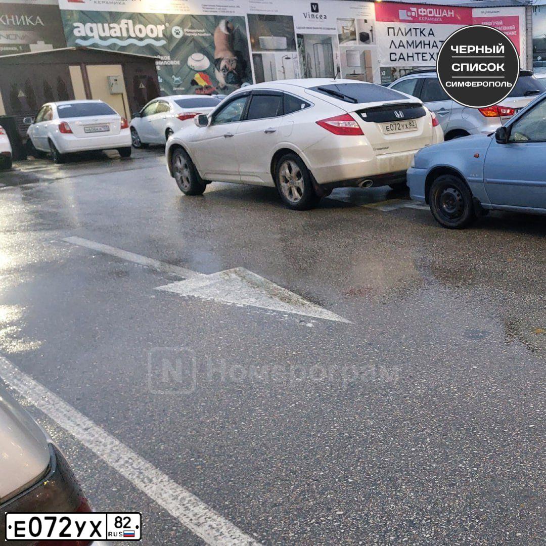 Фото автомобиля HONDA CROSSROAD, 2012 — госномер Е072УХ82. Цвет: Белый