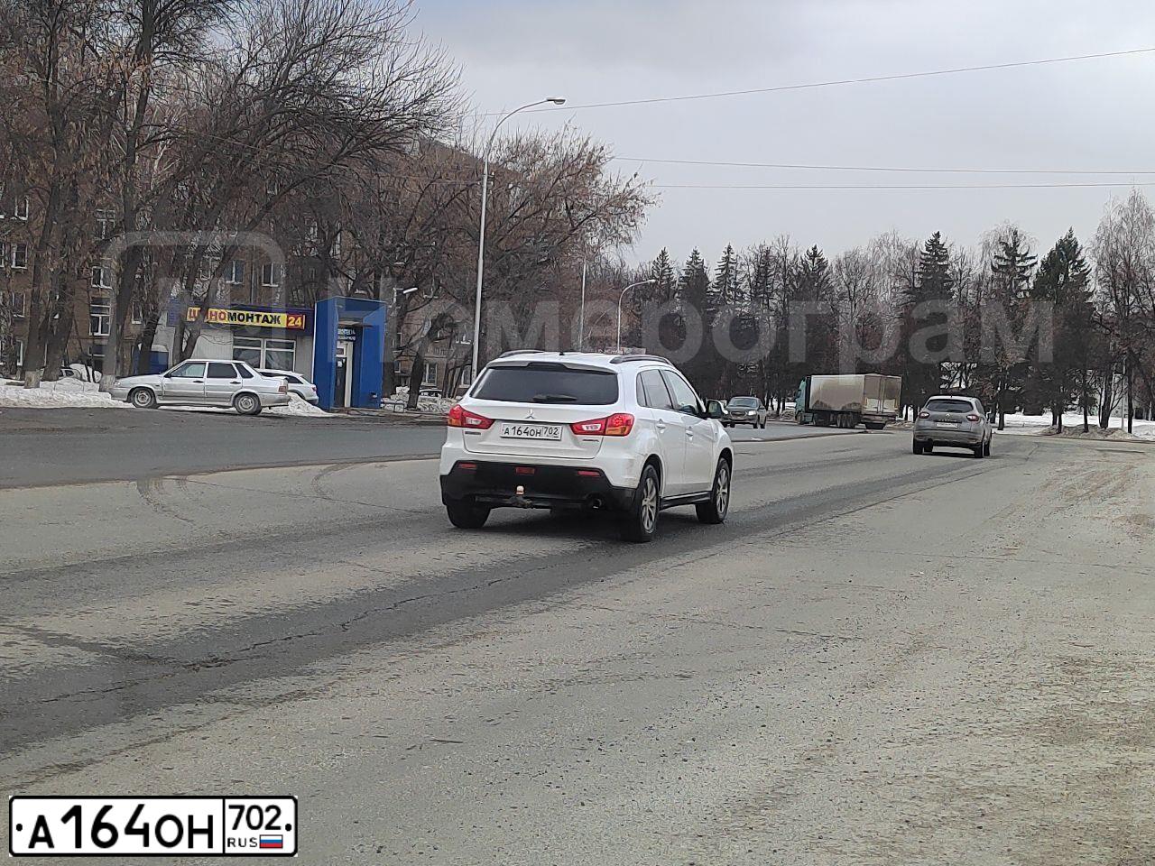 Фото автомобиля MITSUBISHI ASX, 2013 — госномер А164ОН702. Цвет: Белый