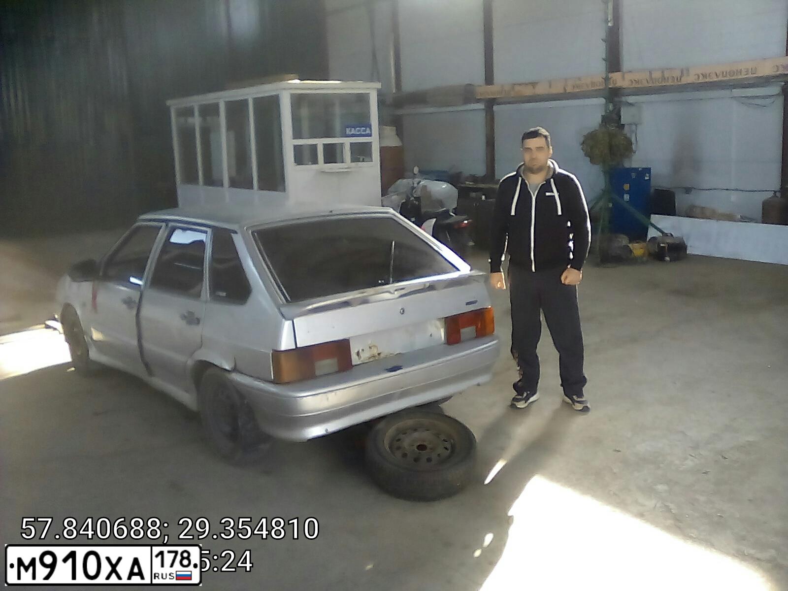Фото автомобиля LADA 2114, 2006 — госномер М034СМ60. Цвет: СЕРЕБРИСТЫ