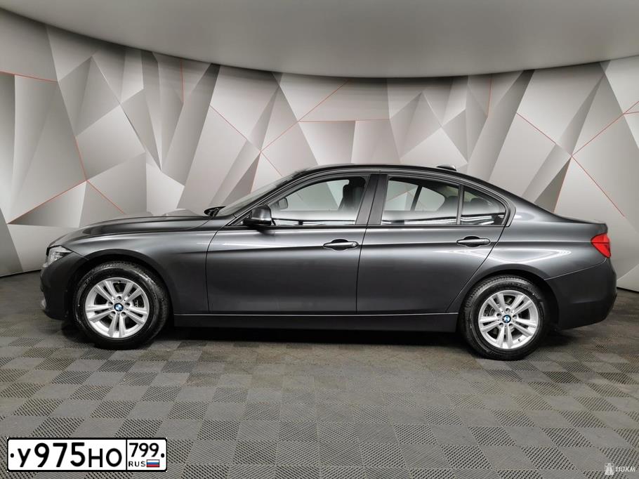 Фото автомобиля BMW 318I, 2018 — госномер С121ТУ40. Цвет: СЕРЫЙ