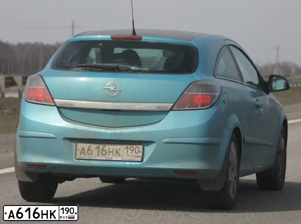 Фото автомобиля OPEL ASTRA, 2010 — госномер А616НК190. Цвет: СИНИЙ