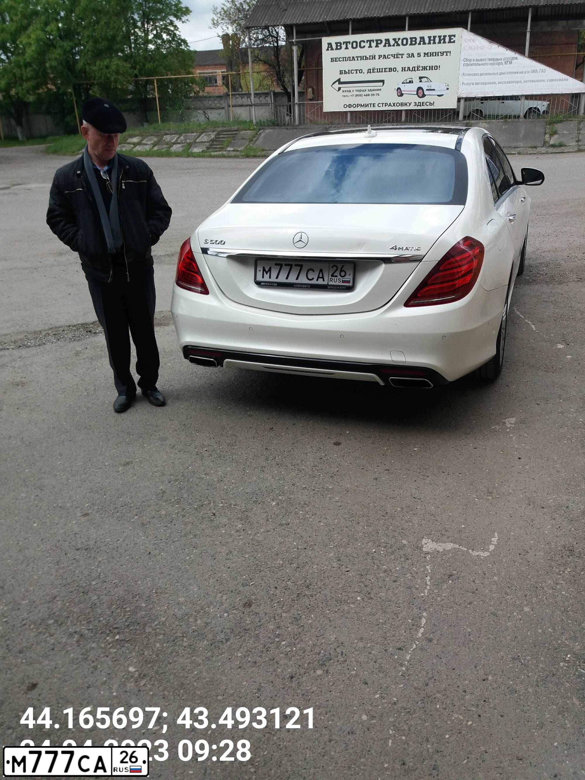 Фото автомобиля MERCEDES E-KLASSE, 2009 — госномер О564ОО60. Цвет: Белый