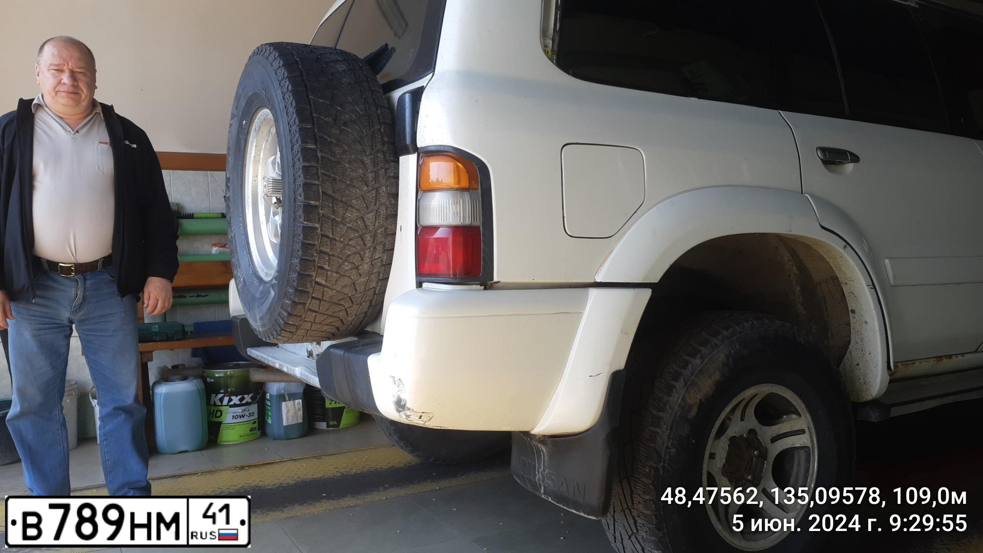 Фото автомобиля TOYOTA LANDCRUISER 200, 2011 — госномер А727РО41. Цвет: Белый