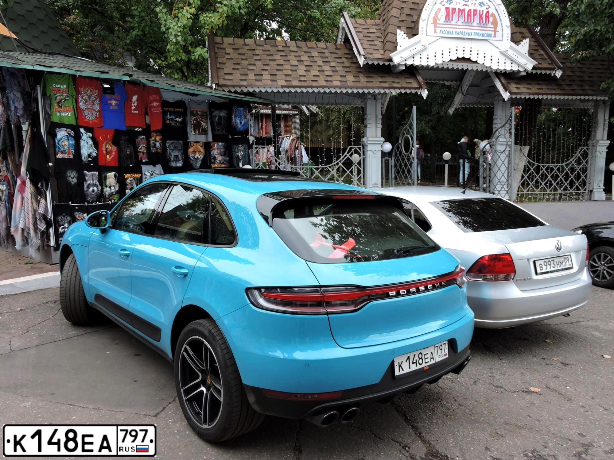 Фото автомобиля PORSCHE MACAN, 2021 — госномер К148ЕА797. Цвет: синий