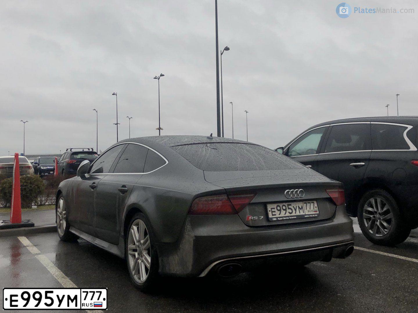 Фото автомобиля AUDI Q7, 2017 — госномер Р003НН197. Цвет: Белый
