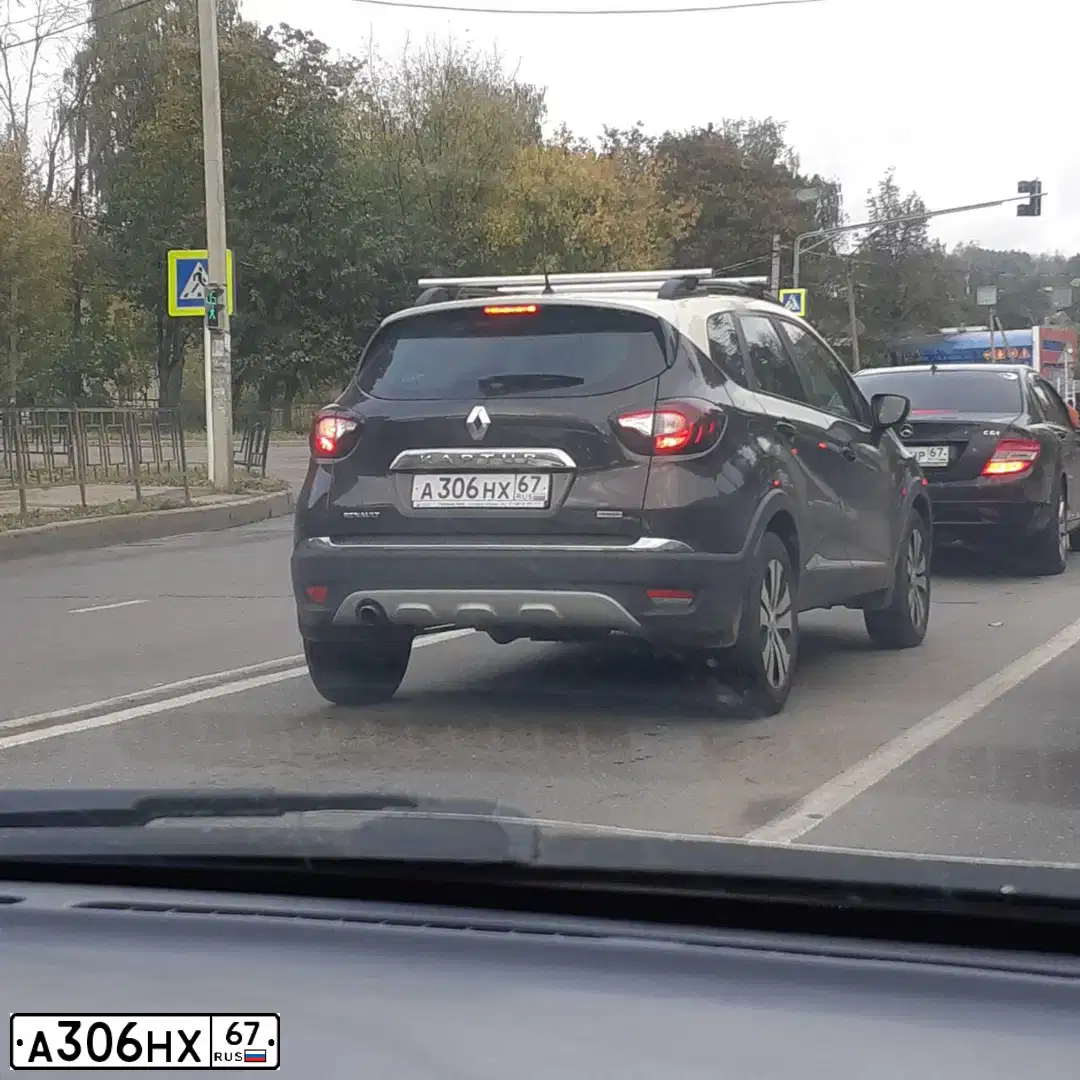 Фото автомобиля RENAULT KAPTUR, 2018 — госномер А306НХ67. Цвет: СВЕТЛО-БЕЖЕВЫЙ