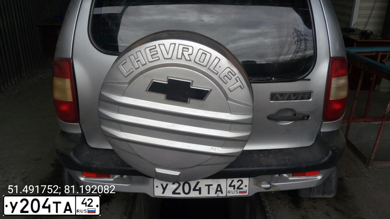 Фото автомобиля CHEVROLET T NIVA, 2004 — госномер К669ОЕ10. Цвет: Светло-серебристый металик