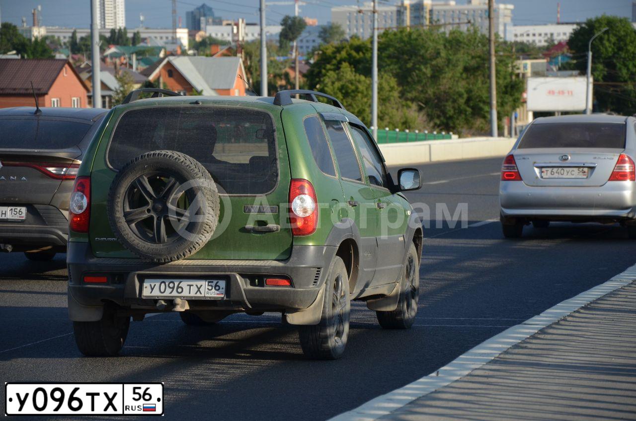 Фото автомобиля CHEVROLET NIVA, 2014 — госномер У096ТХ56. Цвет: СВЕТЛО-ЗЕЛЕНЫЙ МЕТАЛИК