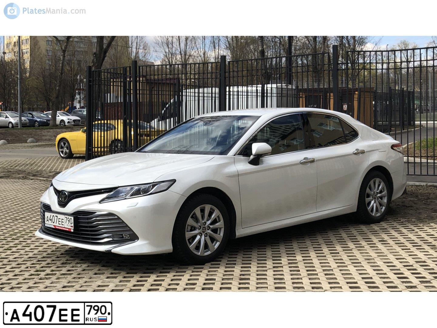 Фото автомобиля TOYOTA CAMRY, 2019 — госномер А407ЕЕ790. Цвет: Белый