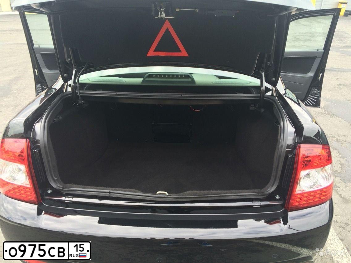 Фото автомобиля TOYOTA CAMRY, 2013 — госномер О975СВ15. Цвет: ЧЕРНЫЙ МЕТАЛЛИК
