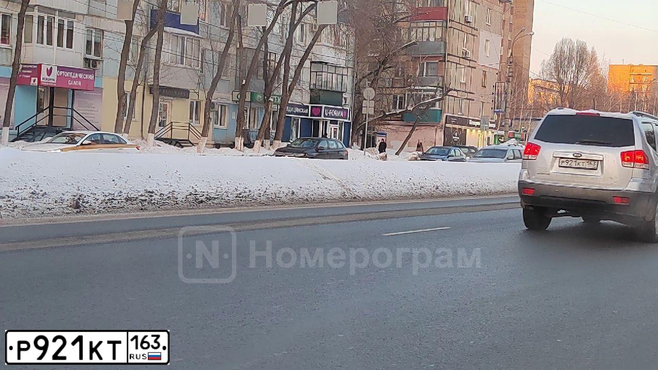 Фото автомобиля KIA MOHAVE / BORREGO, 2011 — госномер Р515МА186. Цвет: 83