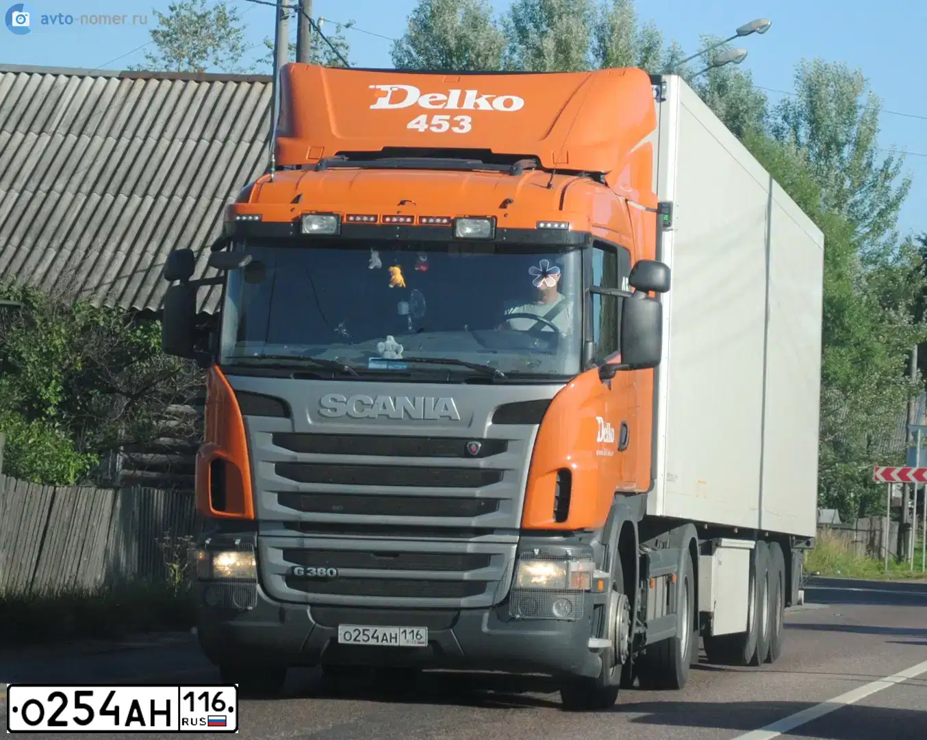 Фото автомобиля SCANIA SERIE G /4X2/, 2011 — госномер Н478РХ75. Цвет: Оранжевый