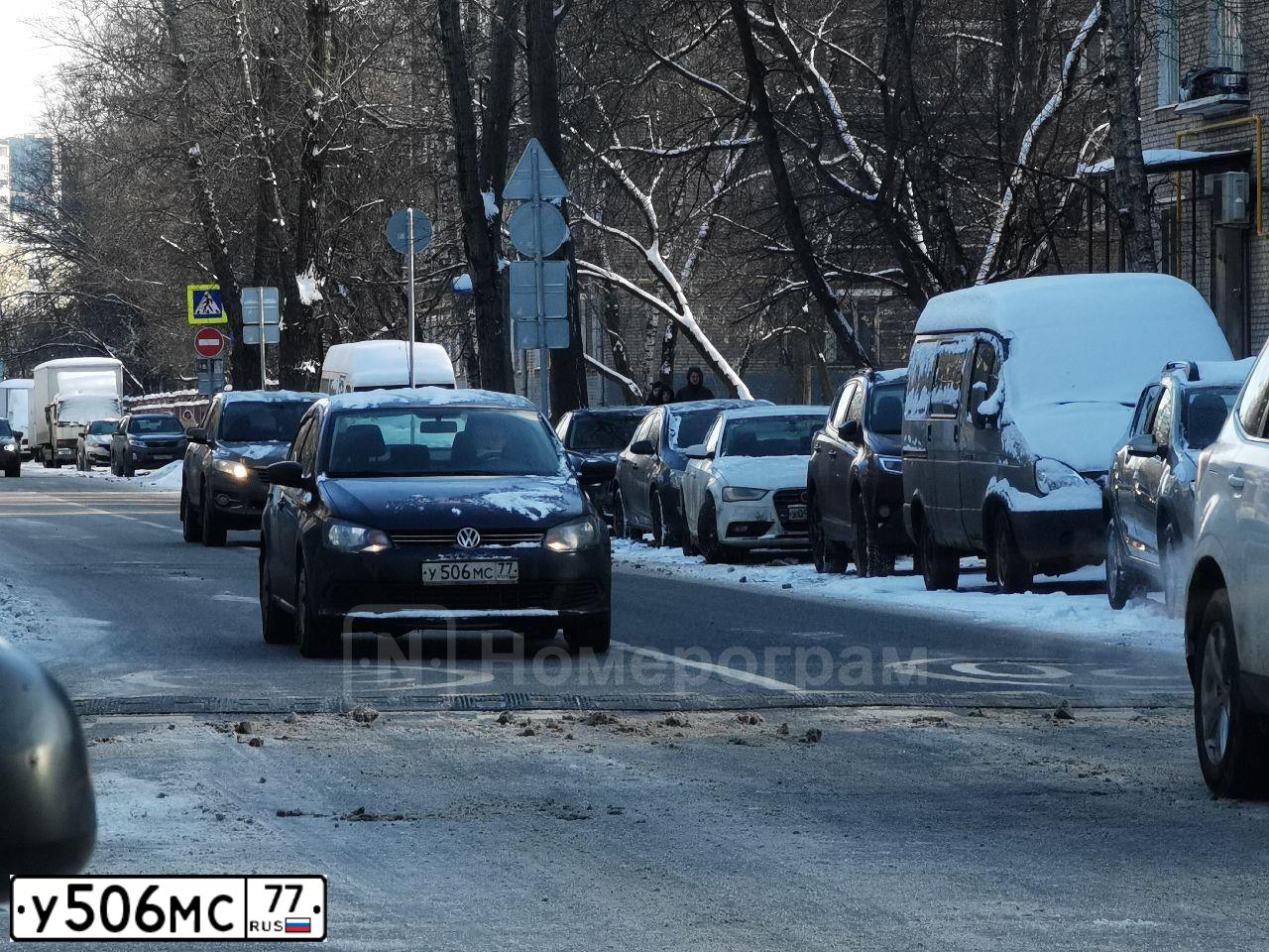 Фото автомобиля VAZ ВАЗ 21043, 1996 — госномер У506МС77. Цвет: КРАСНЫЙ