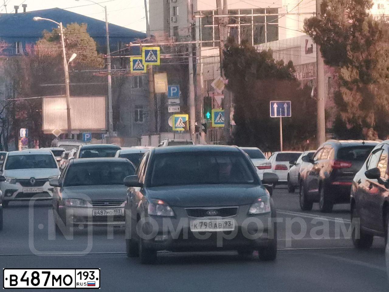 Фото автомобиля KIA SPECTRA, 2007 — госномер В487МО193. Цвет: Золотисто-бежевый
