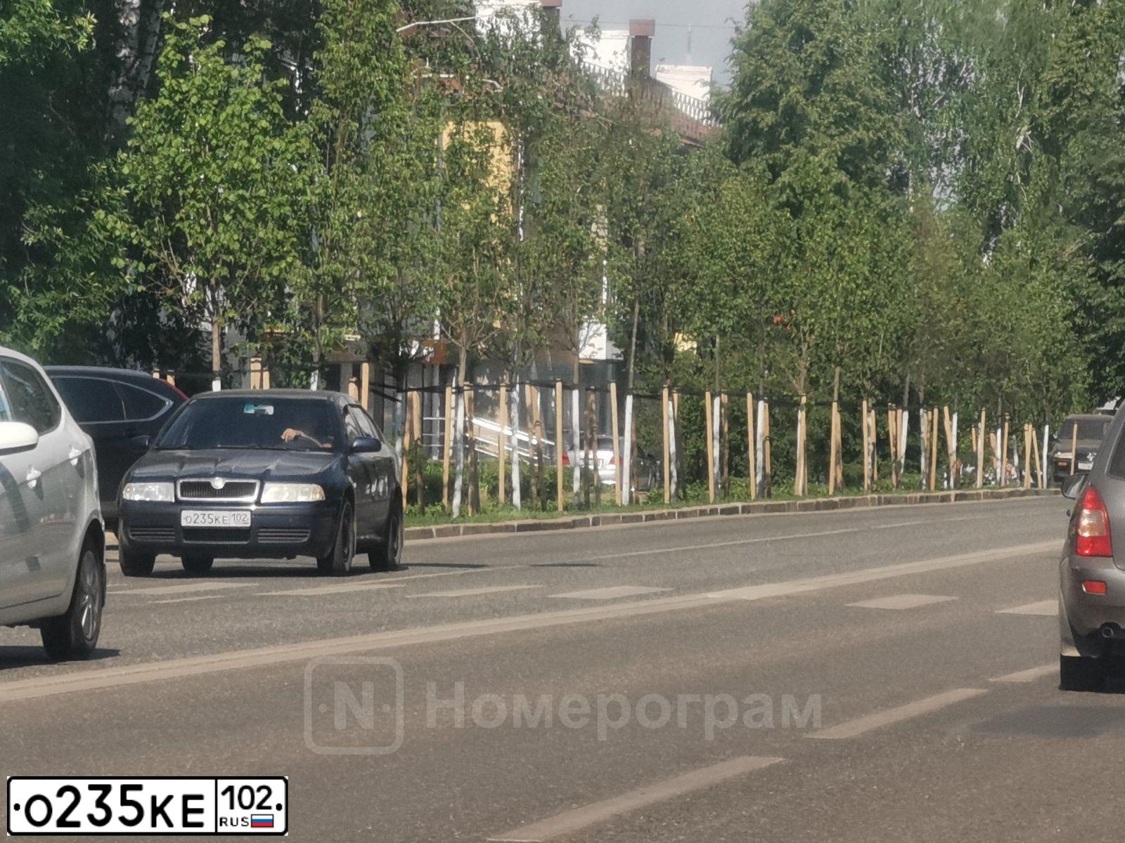 Фото автомобиля LADA 2190 GRANTA, 2013 — госномер М490АА156. Цвет: синий