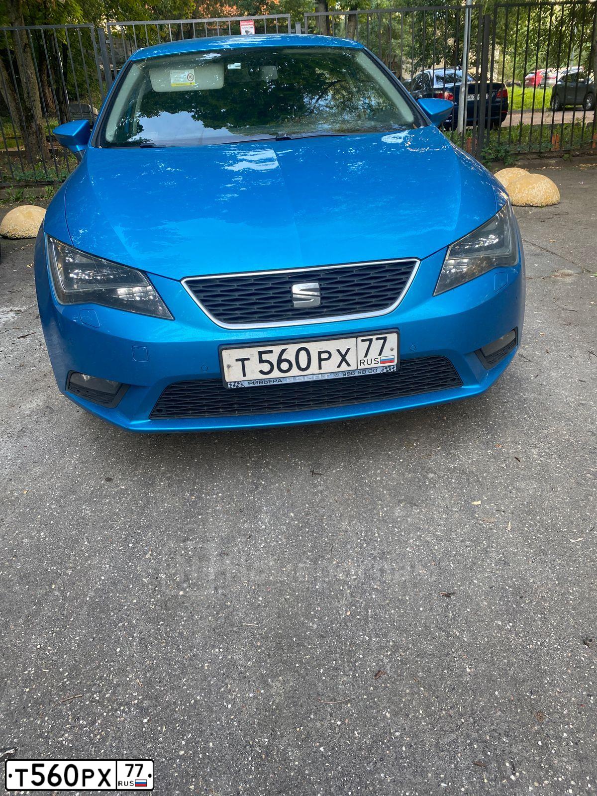Фото автомобиля SEAT LEON, 2013 — госномер Т560РХ77. Цвет: ГОЛУБОЙ