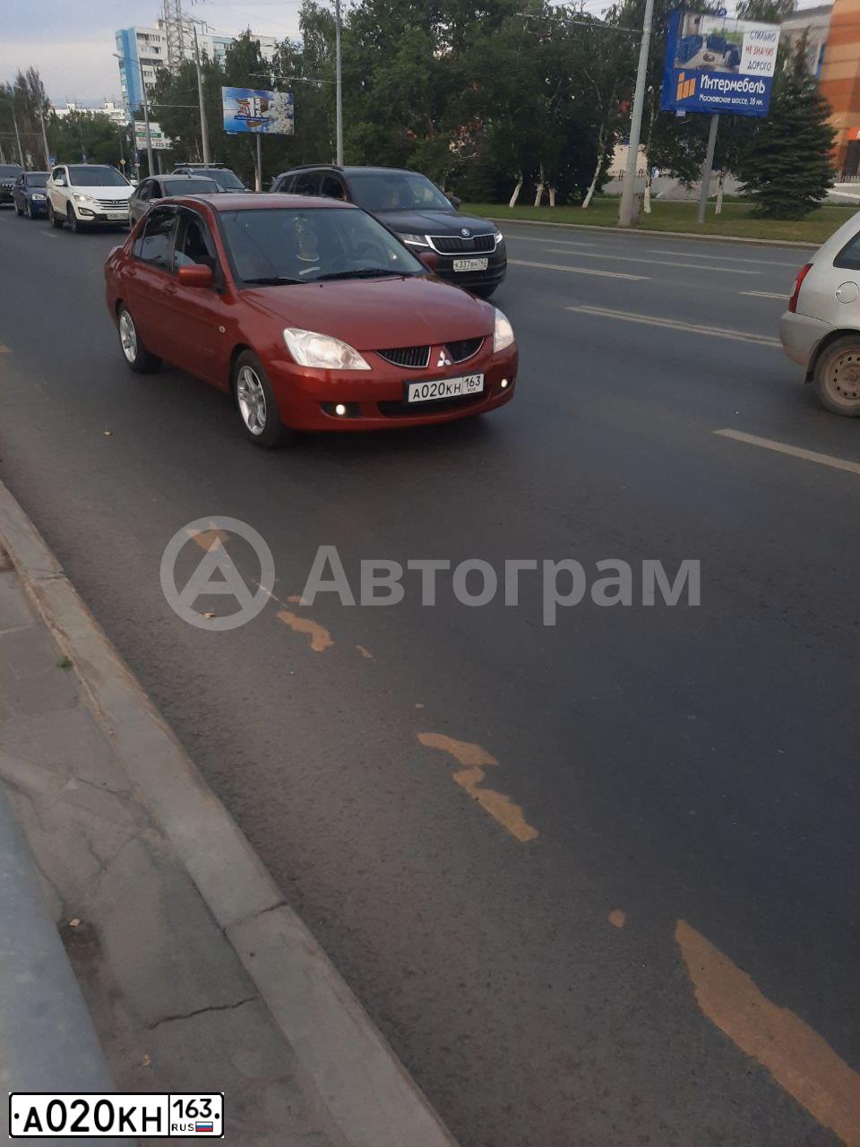 Фото автомобиля FORD FOCUS, 2004 — госномер В490НЕ763. Цвет: Темно-синий