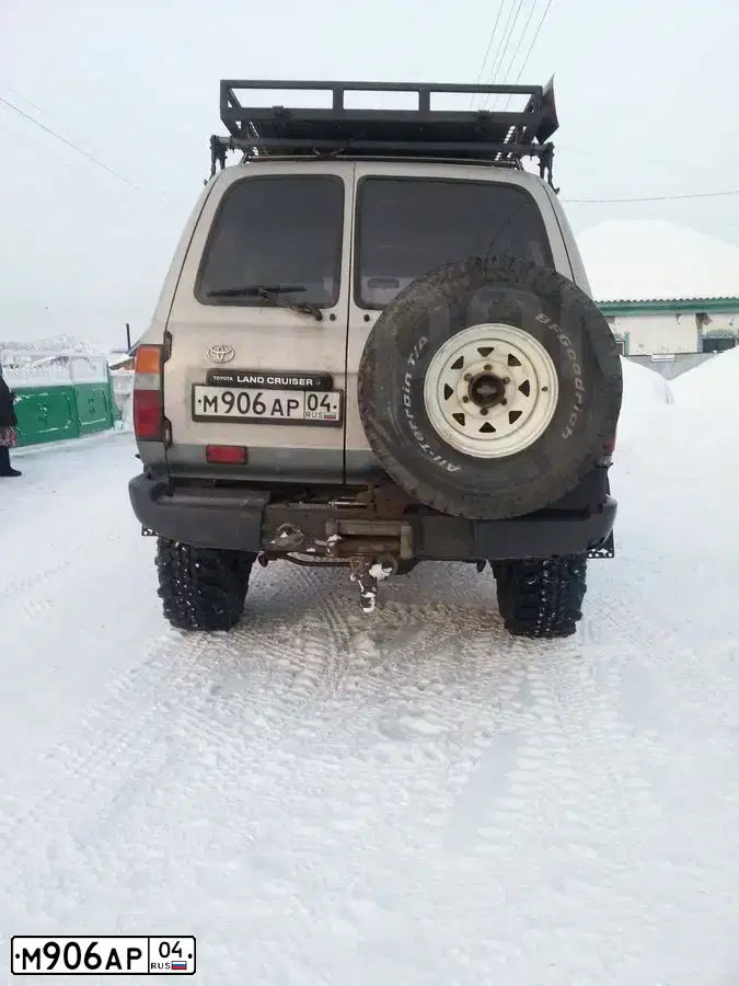 Фото автомобиля TOYOTA LANDCRUISER, 1992 — госномер М966КЕ142. Цвет: СЕРЫЙ