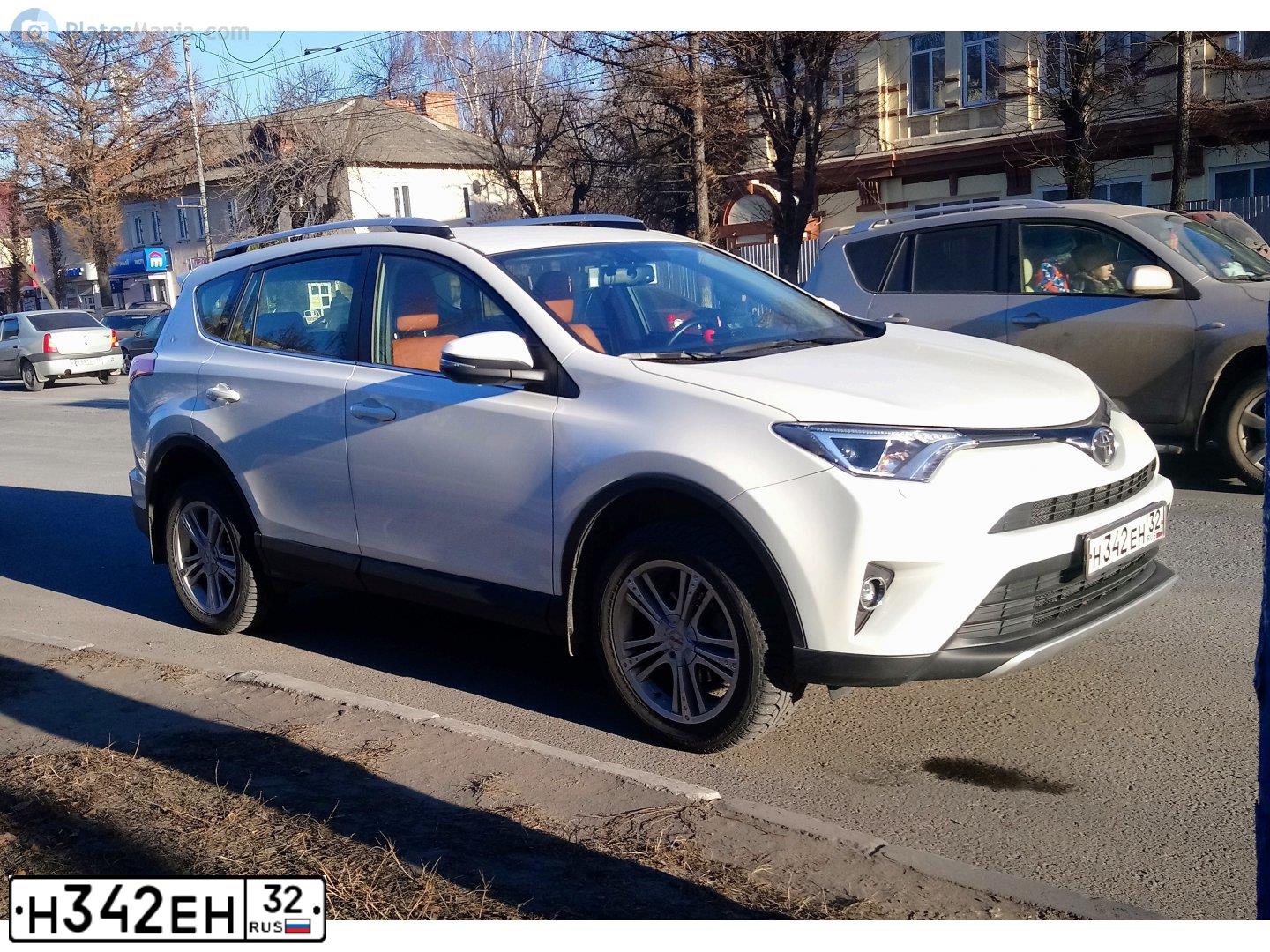 Фото автомобиля TOYOTA RAV4, 2016 — госномер С118МР57
