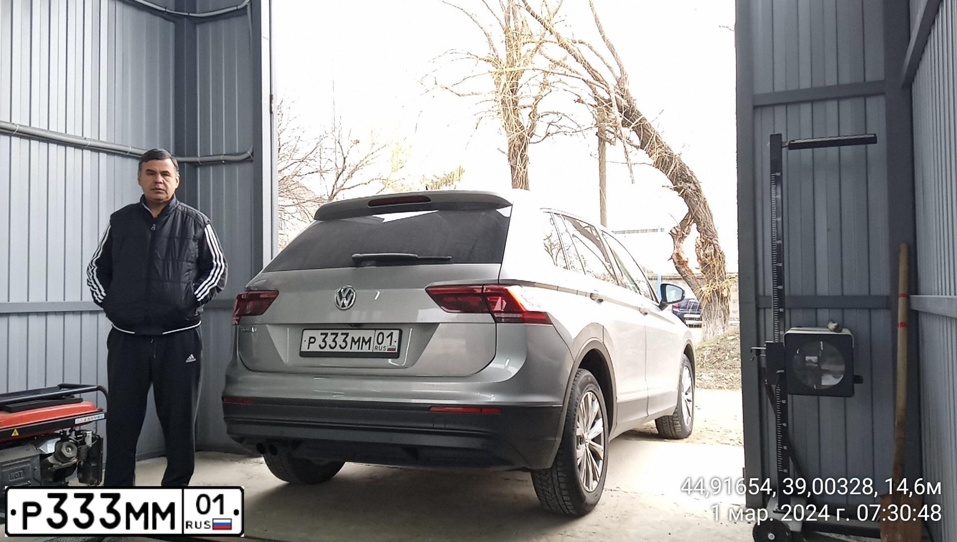 Фото автомобиля VOLKSWAGEN POLO, 2011 — госномер С764СВ01. Цвет: БЕЛЫЙ