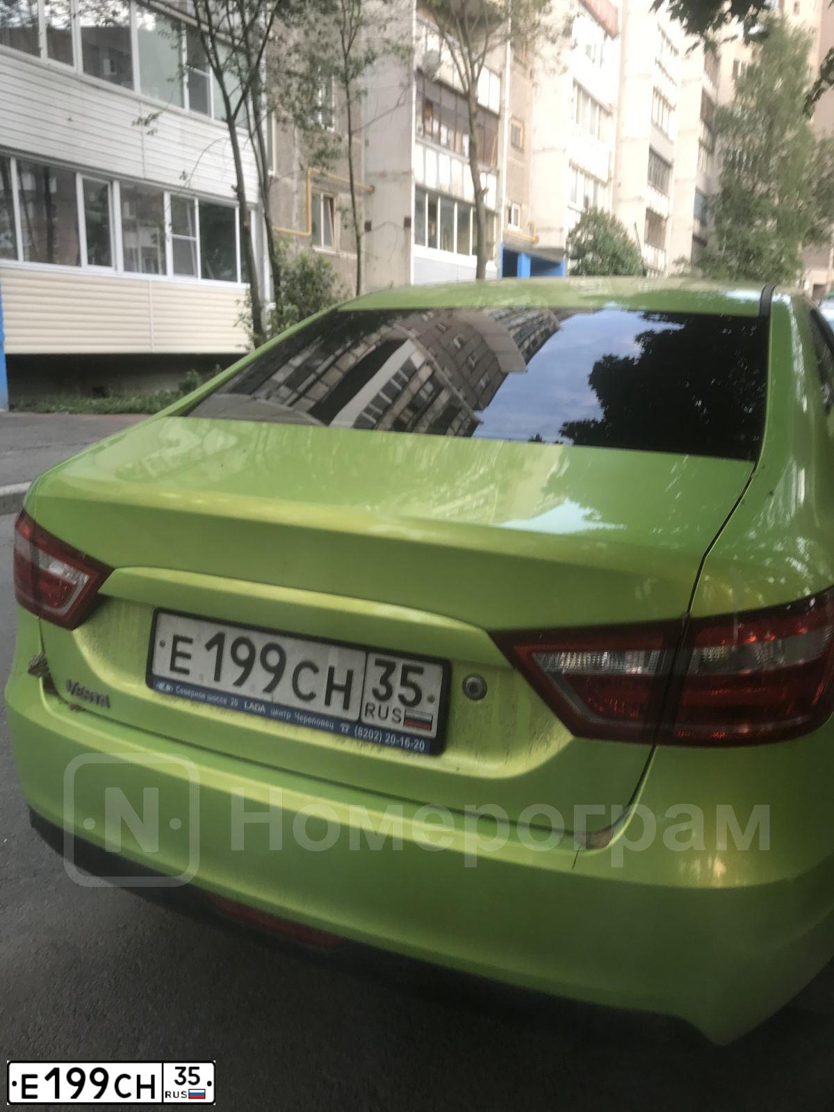 Фото автомобиля LADA VESTA, 2016 — госномер Е199СН35. Цвет: ЯРКИЙ ЗЕЛЕНО-ЖЕЛТЫЙ