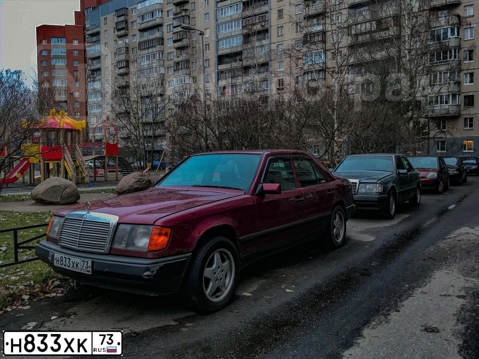 Фото автомобиля MERCEDES E-KLASSE, 1989 — госномер Т444ВР178. Цвет: ВИШНЕВЫЙ