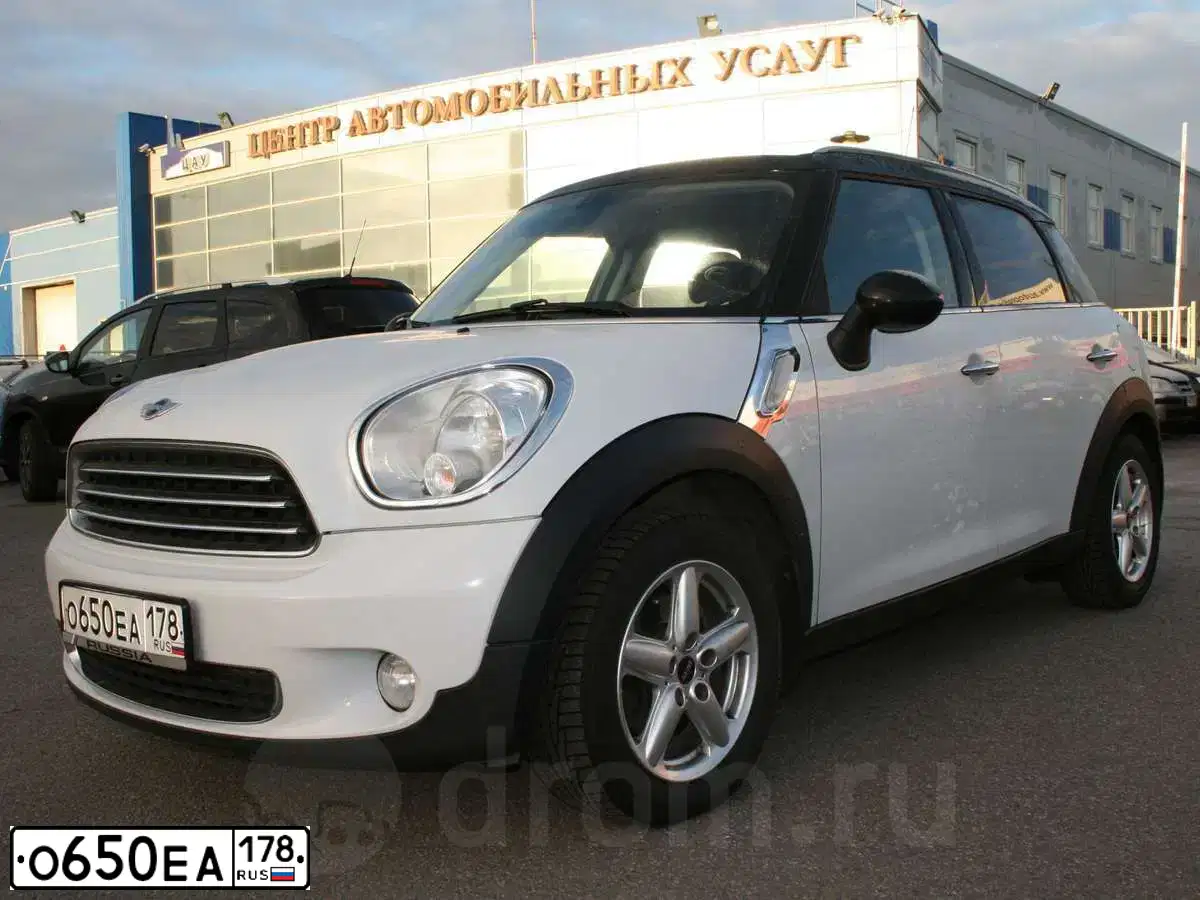 Фото автомобиля MINI МИНИ КУПЕР, 2013 — госномер О650ЕА178. Цвет: Белый